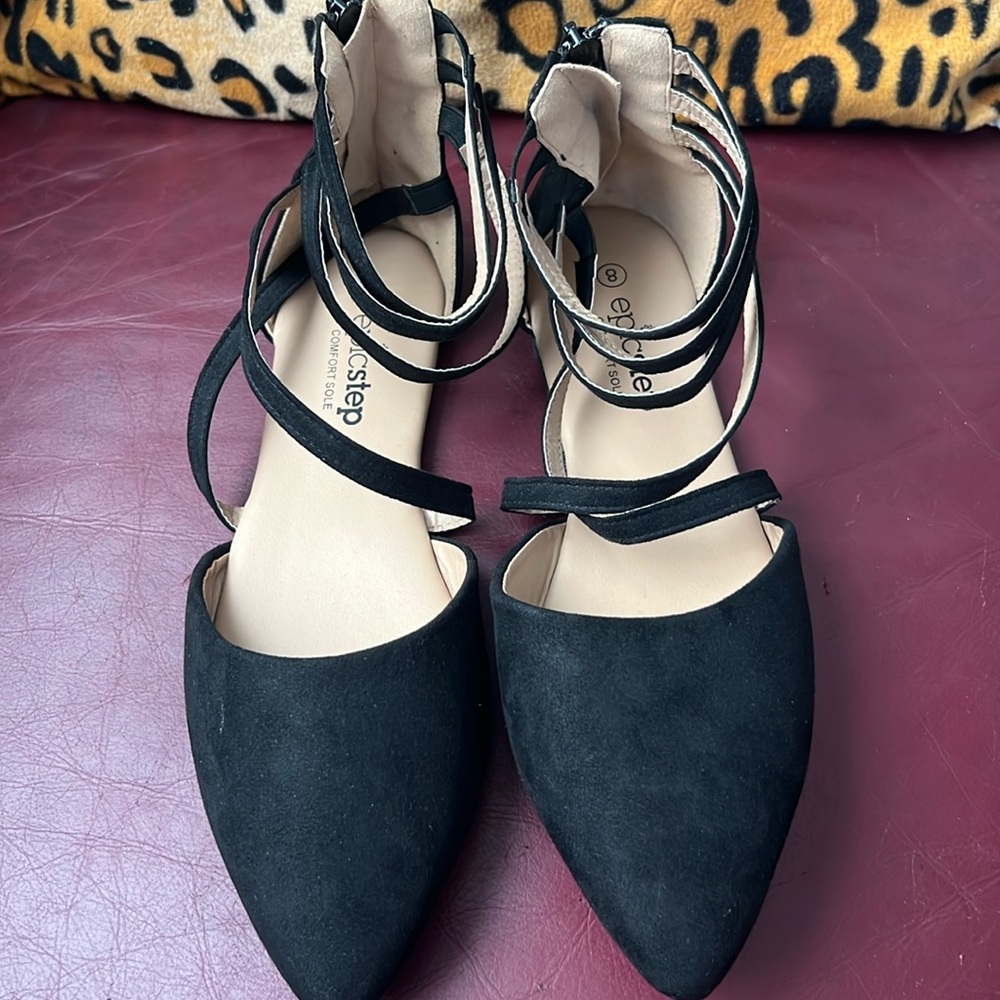 Black ballet flats. Size 8